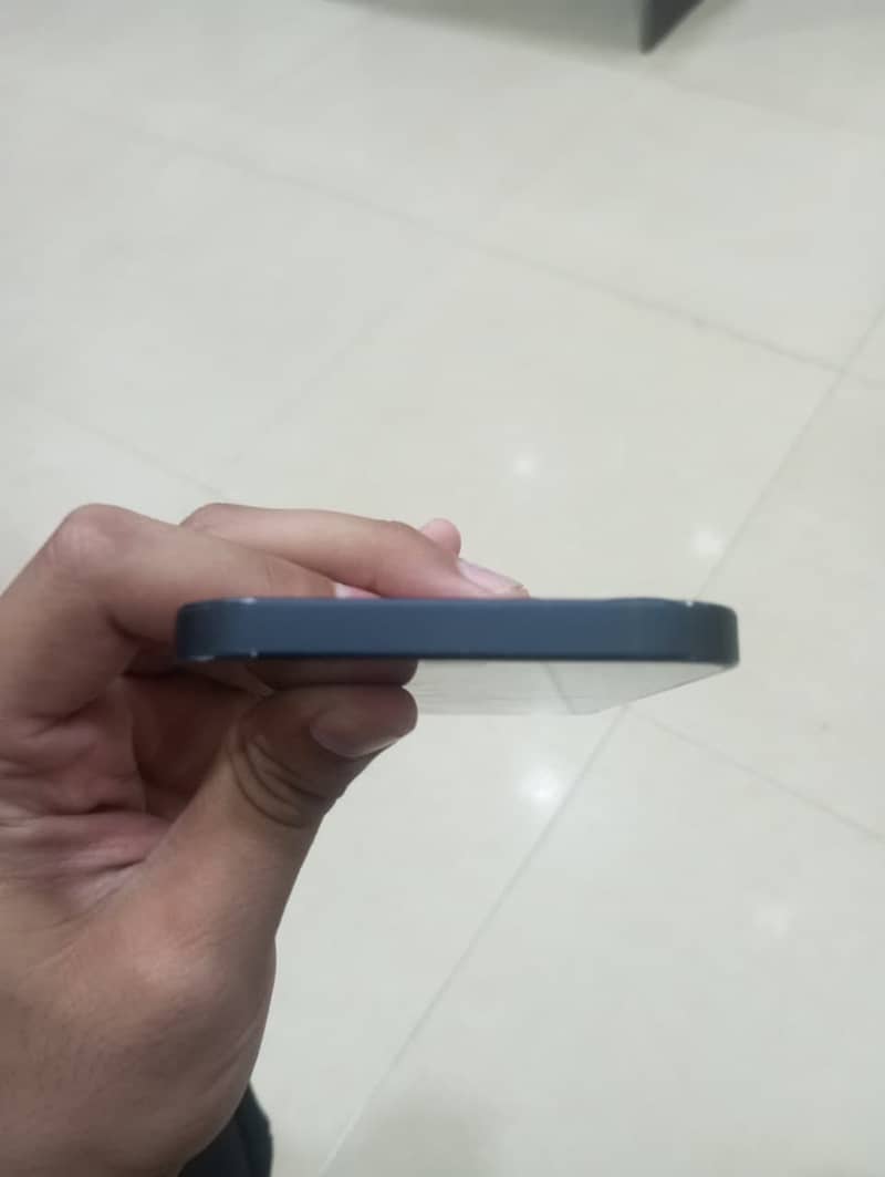 Apple iPhone 12 5