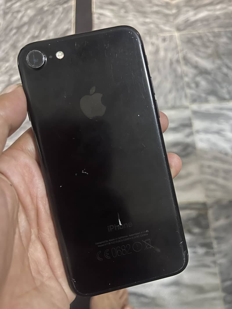 Apple iPhone 7 1