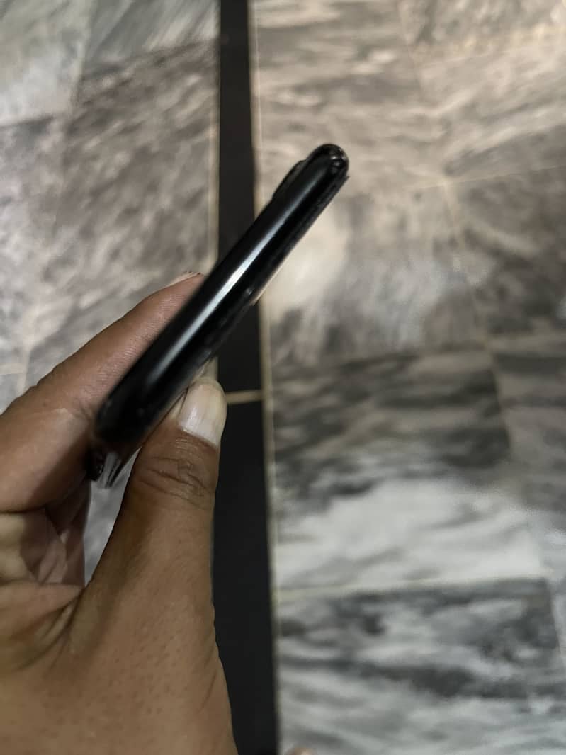 Apple iPhone 7 3