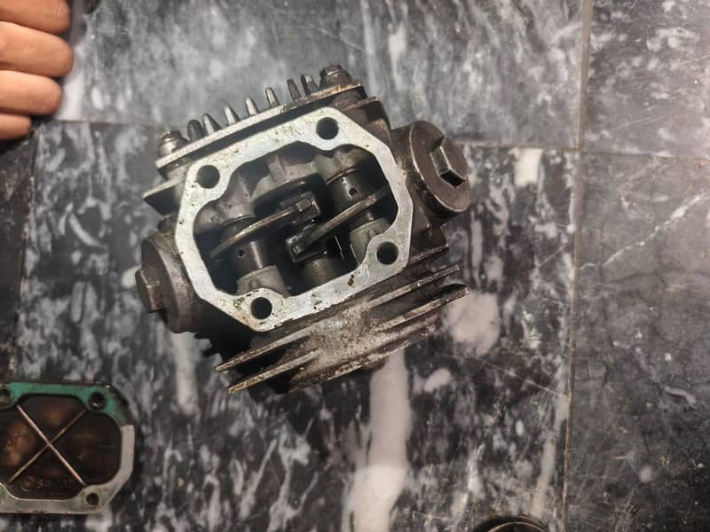engine head 1