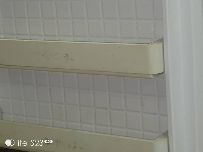 second hand  frige 2