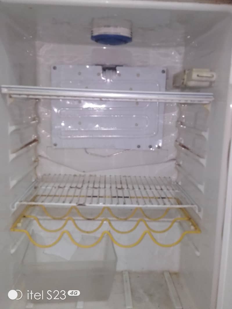 second hand  frige 5
