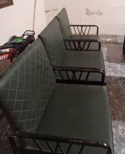 2/3 seter 7/1 seter and one table for hotel or home