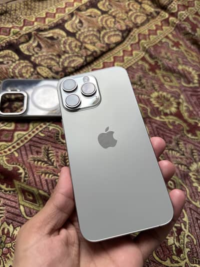 iPhone 15 Pro Max (MDM)