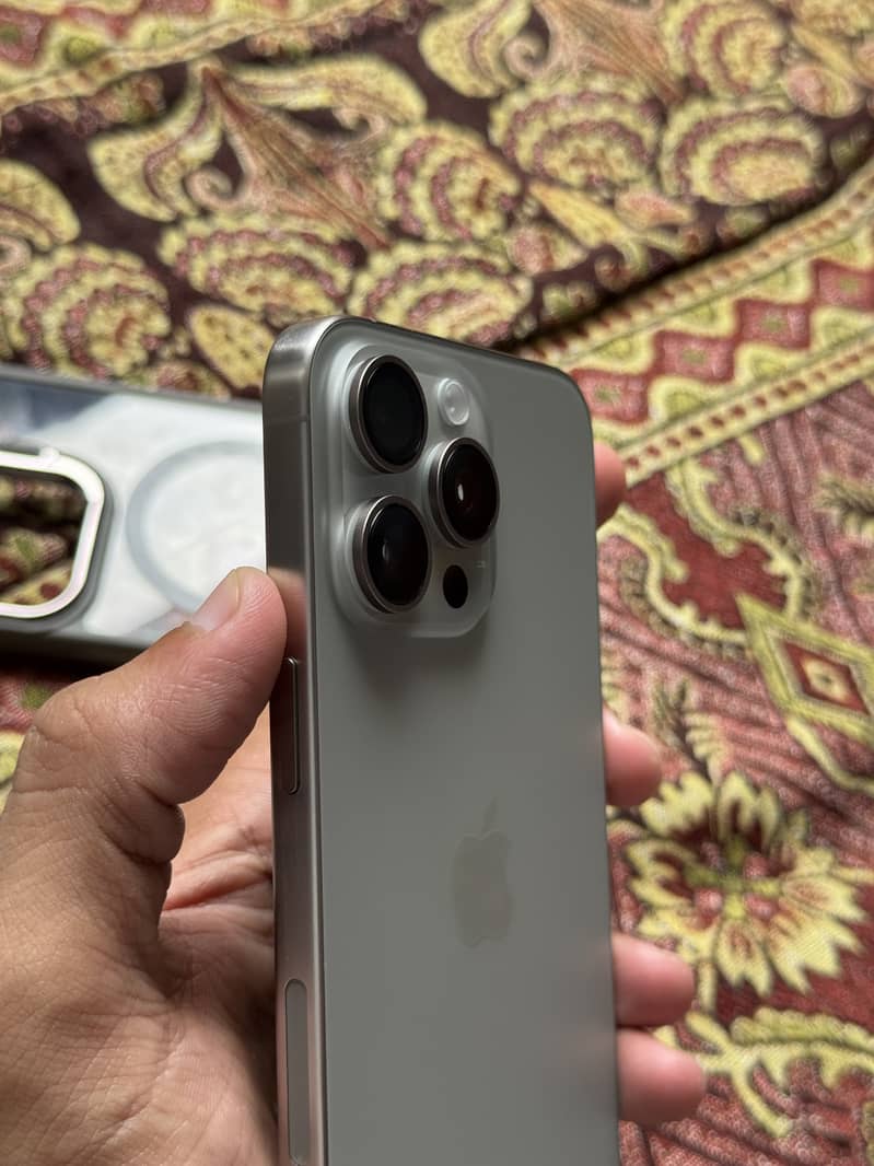 iPhone 15 Pro Max (MDM) 2