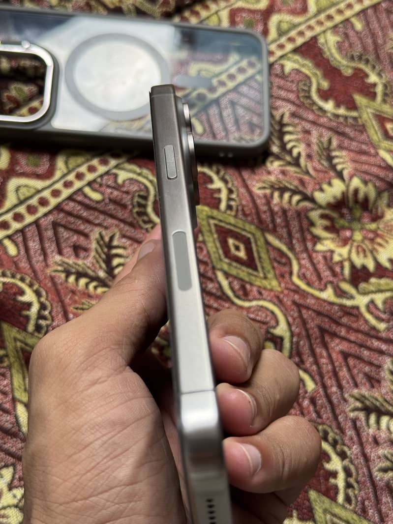 iPhone 15 Pro Max (MDM) 3
