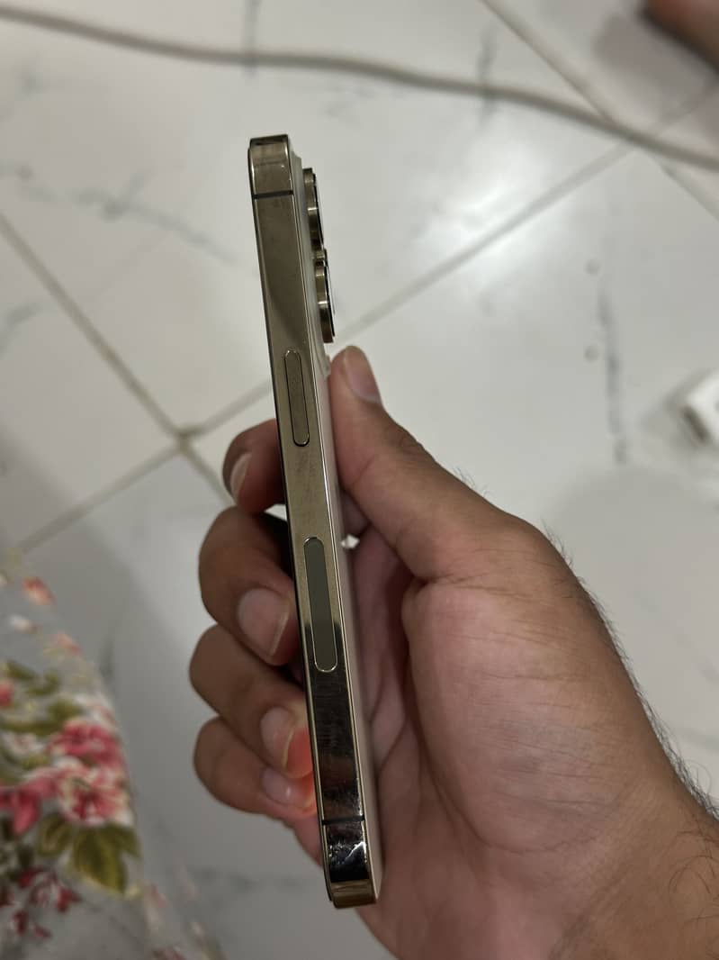 Apple iPhone 14 Pro 3