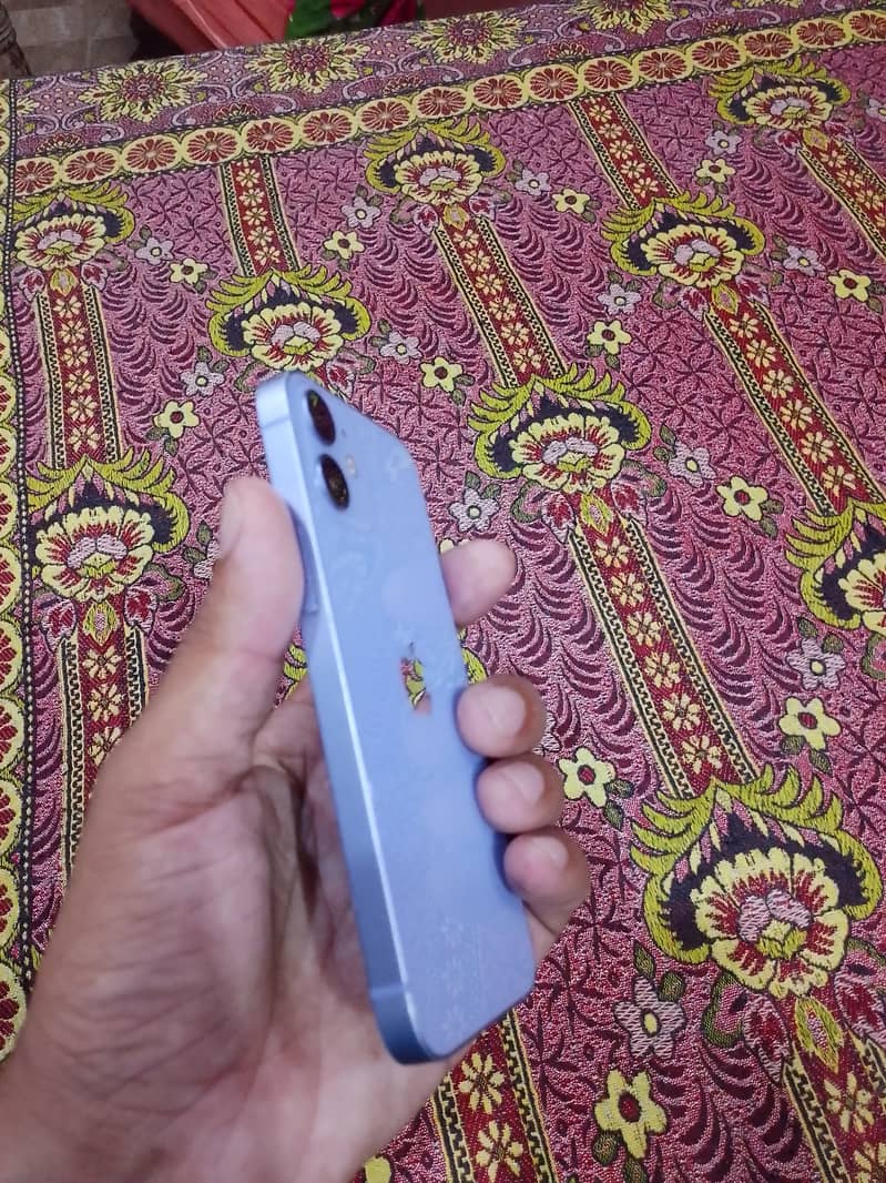 iPhone 12 mini 0