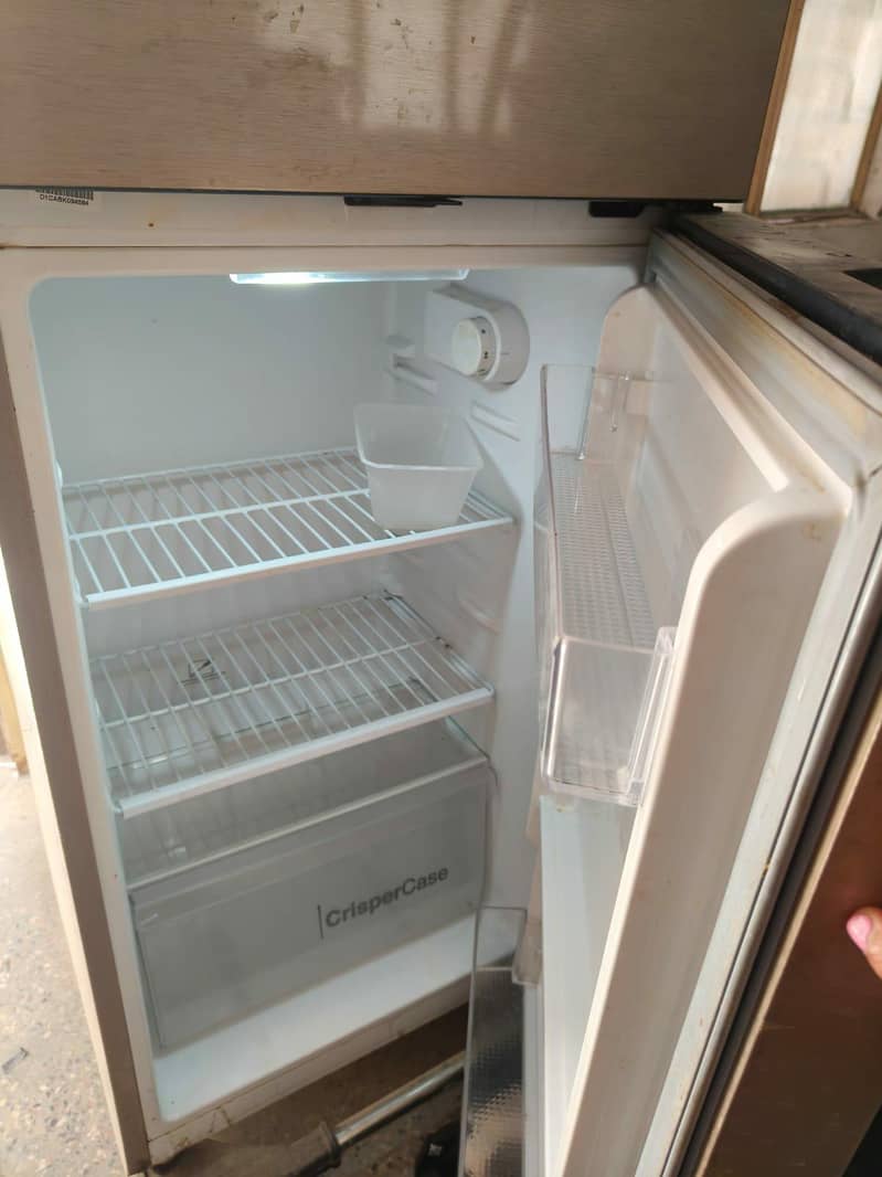 Dawlance refrigerator E chrome 0