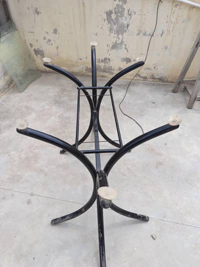 Used dining table with Glass
