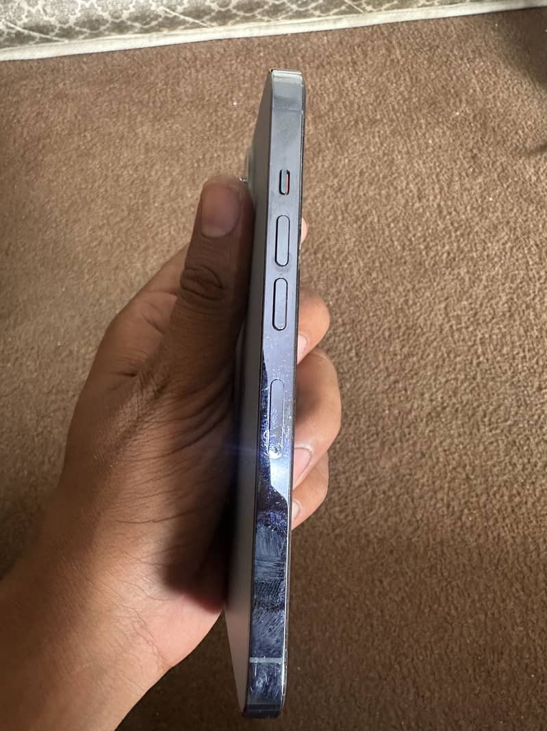 Apple iPhone 13 Pro 1