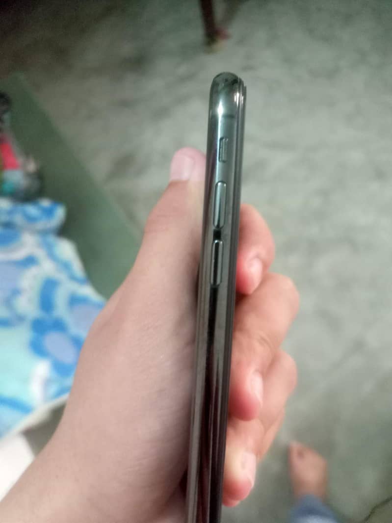 Apple iPhone XS 5