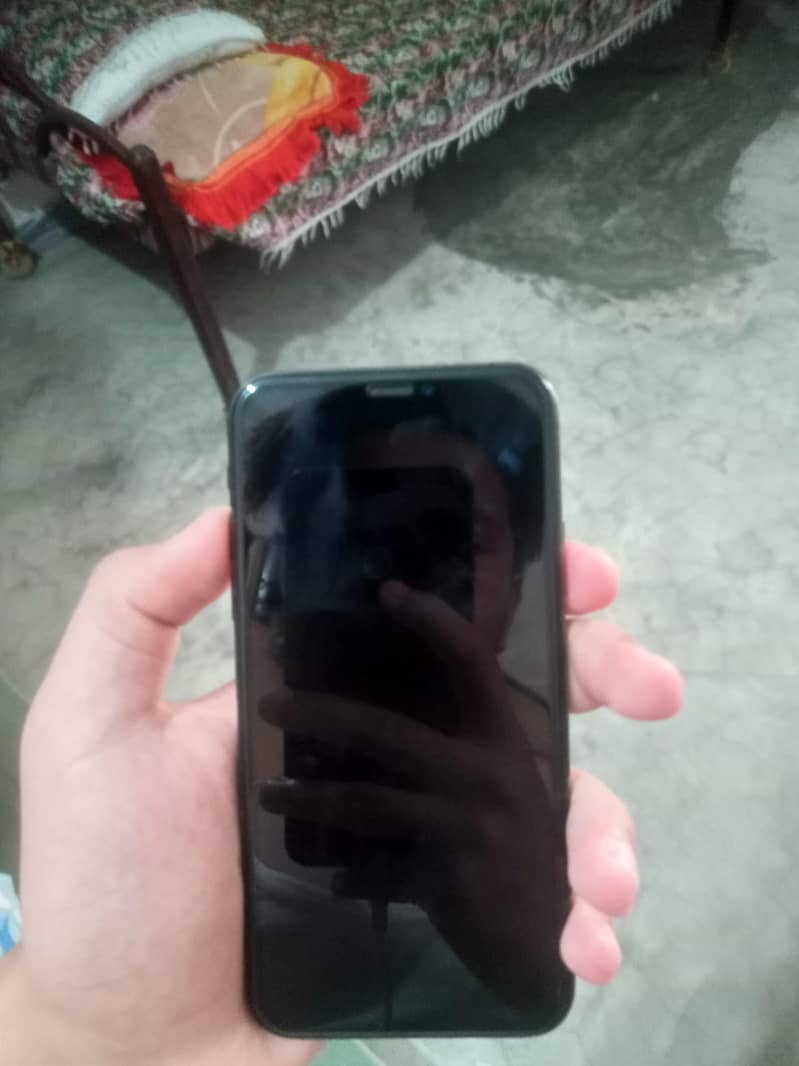 Apple iPhone XS 6