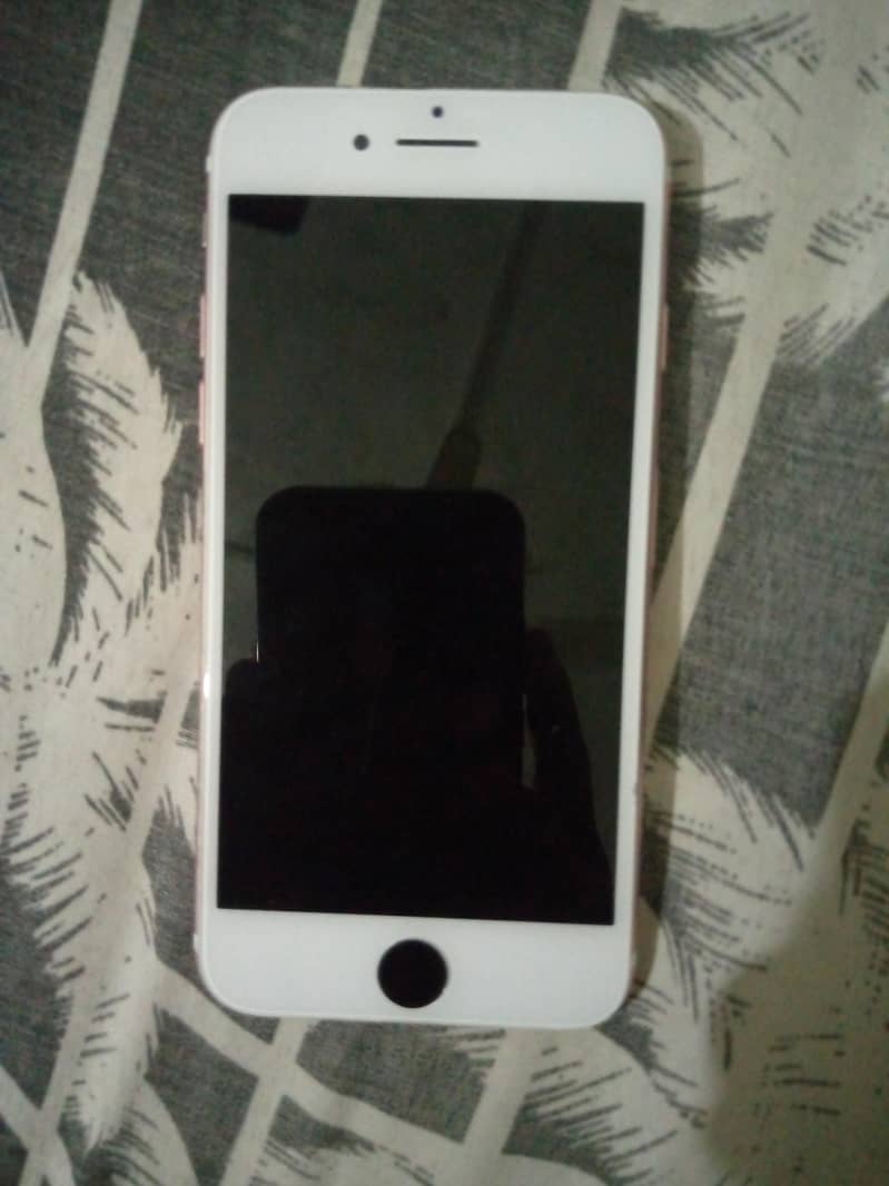 Apple iPhone 7 1