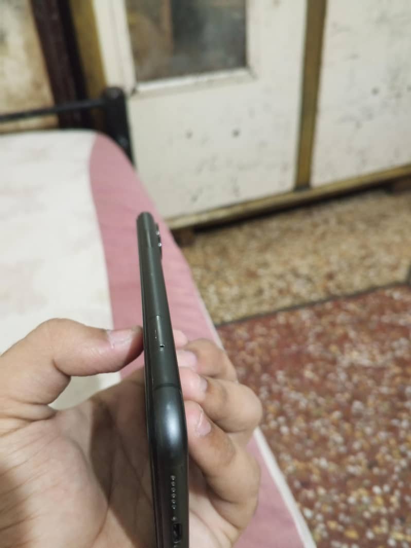 Apple iPhone 11 6