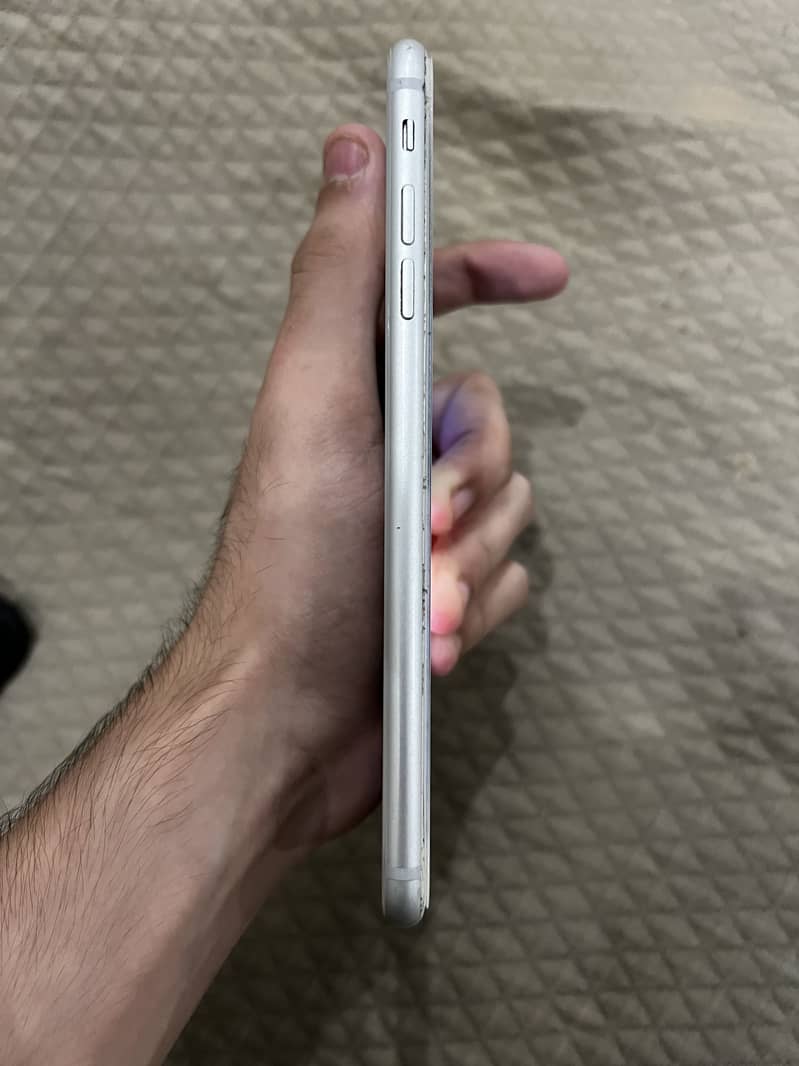 Apple iPhone 8 Plus 5