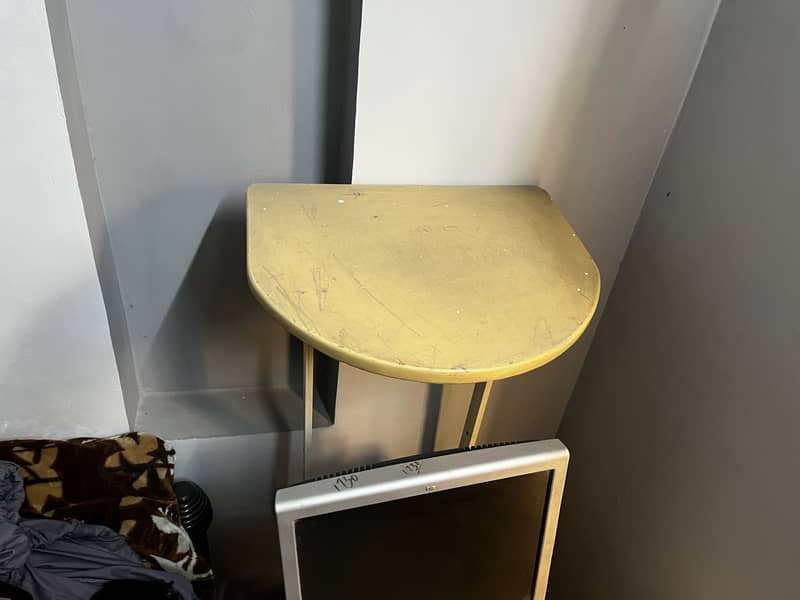 Computer Table 4