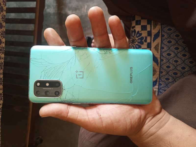 One Plus 8T 6