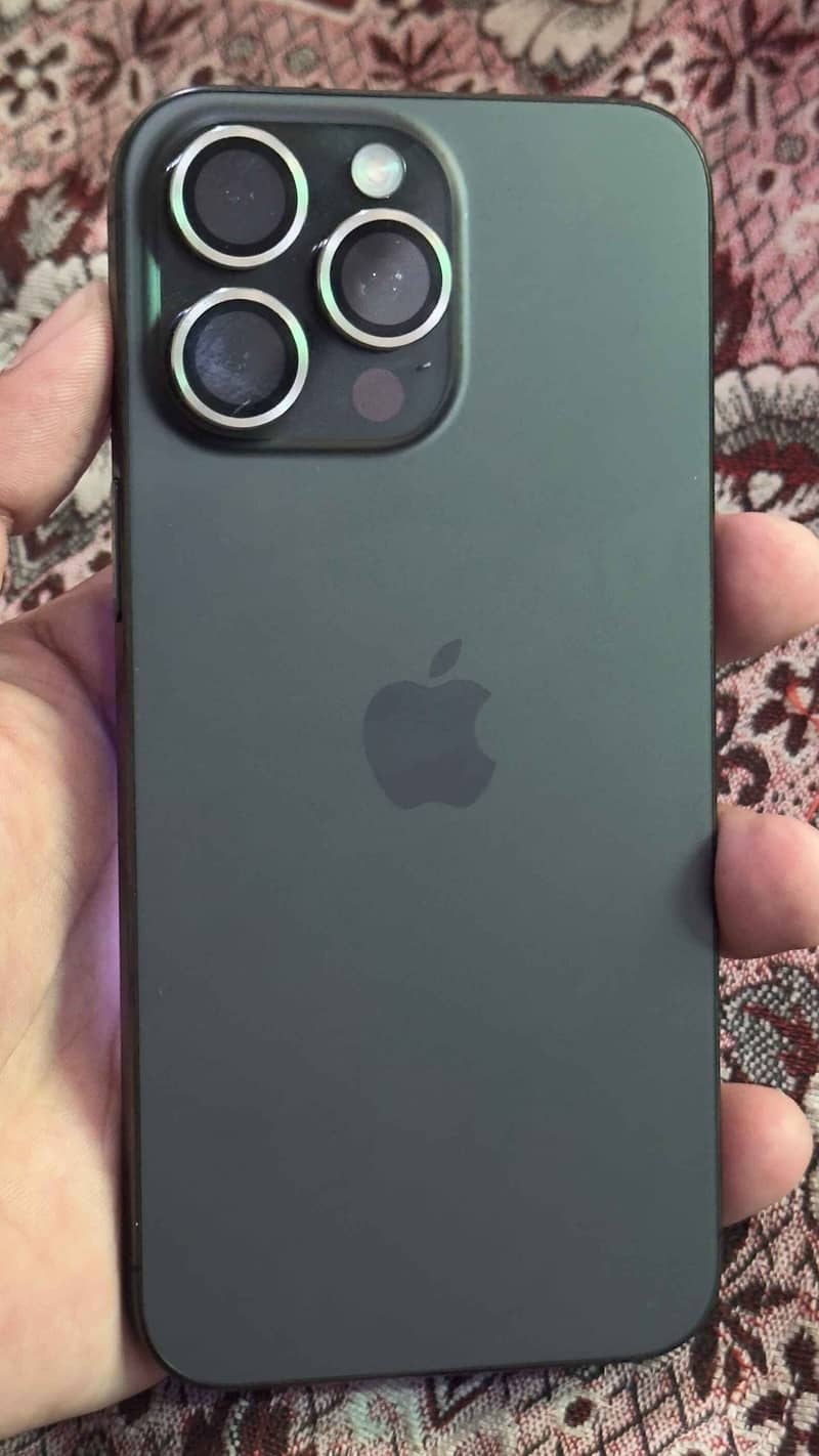 Apple iPhone 15 Pro Max 0