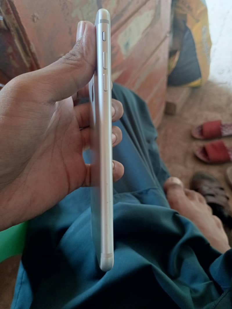 Apple iPhone 7 Plus 2