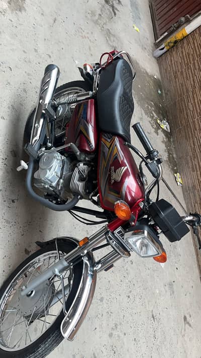 HONDA CG 125 RED COLOUR