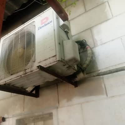 01 TON AC ( NON INVERTOR) FOR SALE