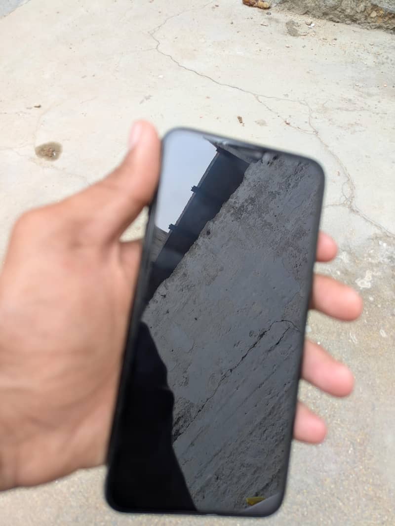 iPhone XS Max — 10/10 Condition | SIM Working 2