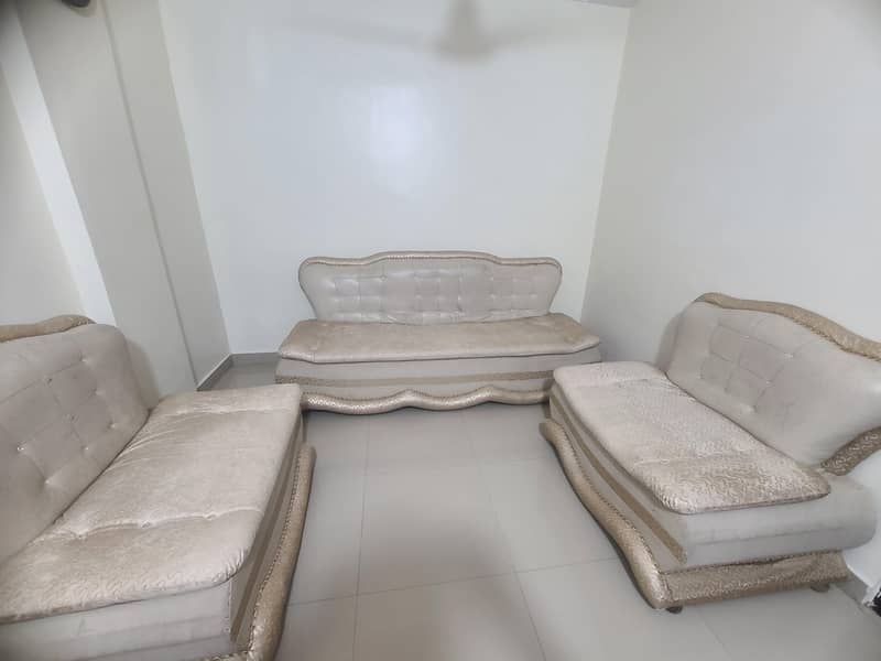 5 seater Sofa set 0