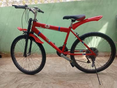 2 cycles RED CYCLE : front and back gear back jump