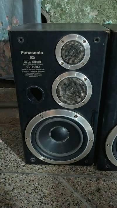 original Panasonic Speakers 2 feet and victor casset player