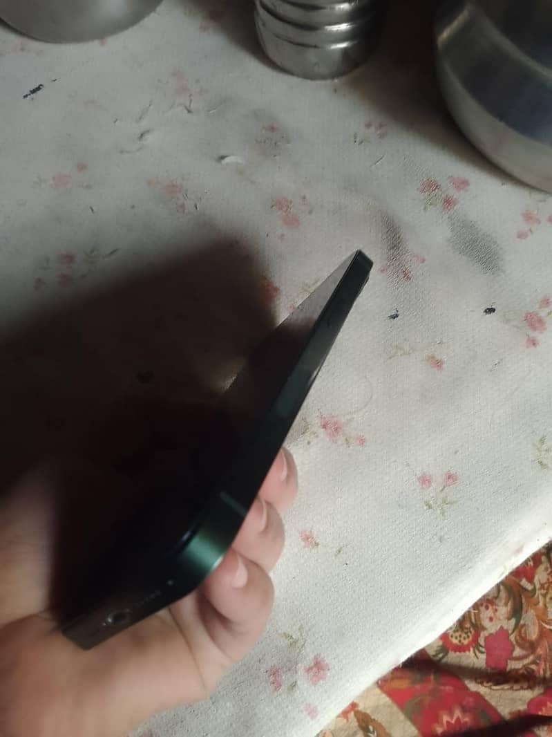 Apple iPhone 13 3