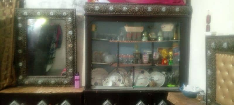Bed and side table dressing 2