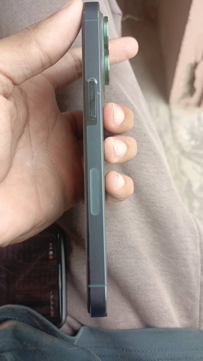 Apple iPhone 13 Pro 2