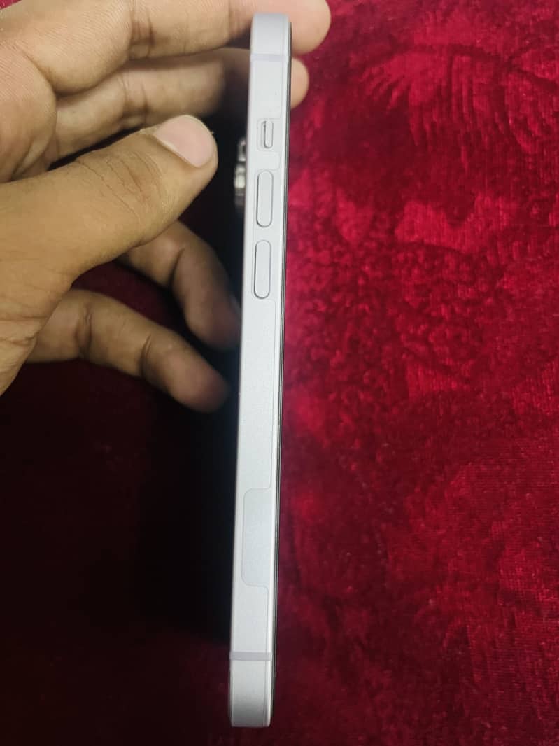 Apple iPhone 14 3