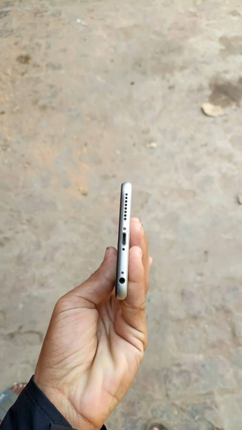 Apple iPhone 6S Plus 2