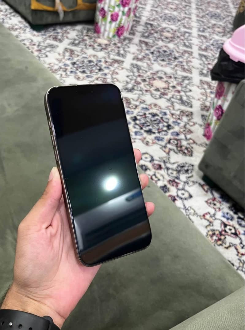 Apple iPhone 16 Pro Max 5