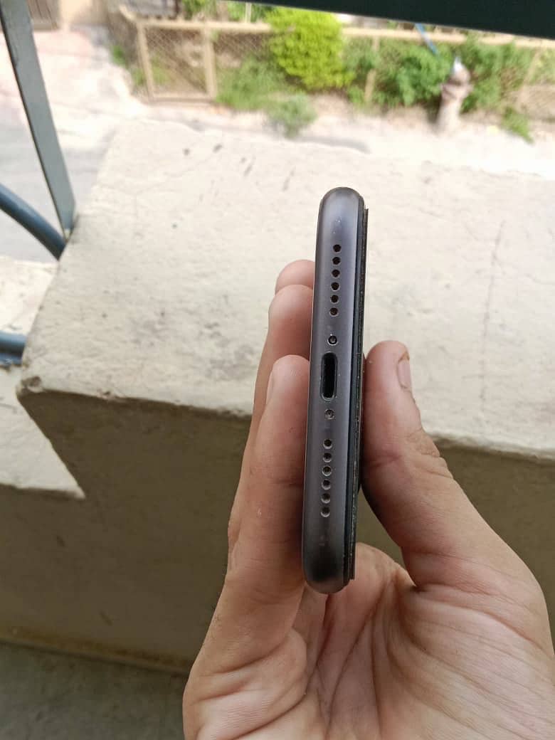 Apple iPhone 11 Non PTA 3