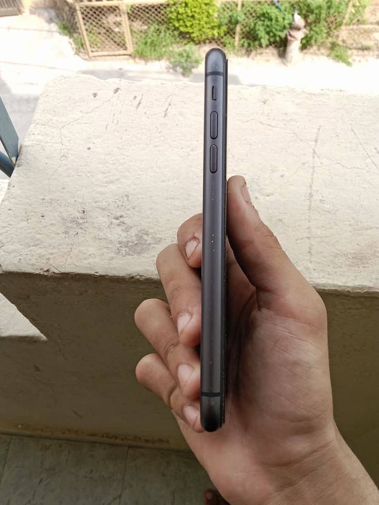Apple iPhone 11 Non PTA 6