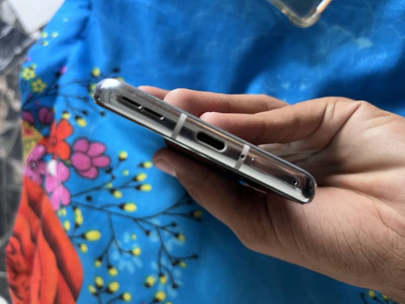 One Plus 9 Pro 6