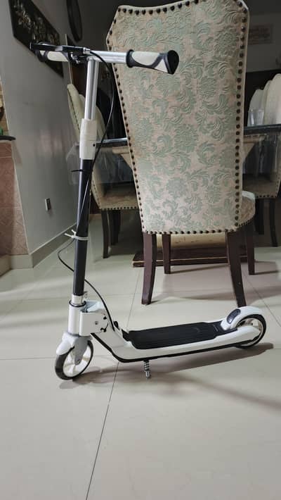 selling Scooty white