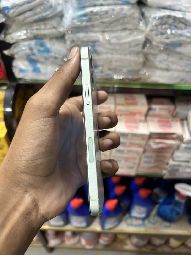 Apple iPhone 12 6