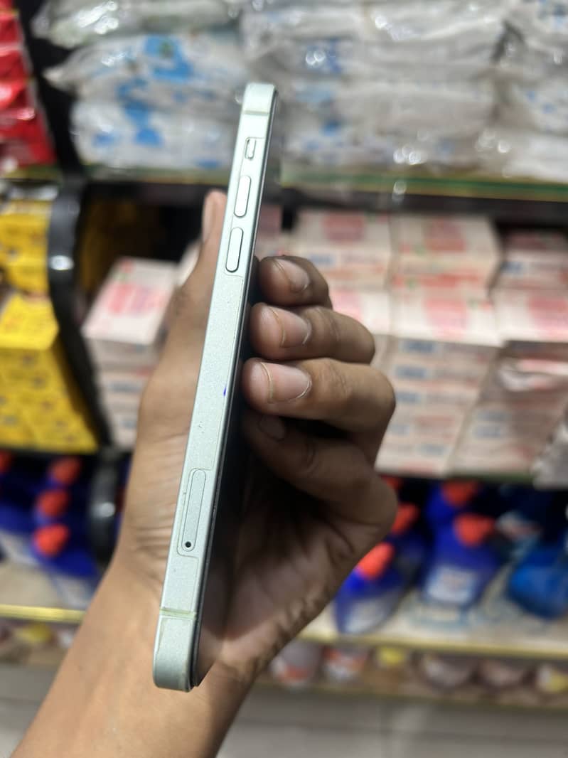 Apple iPhone 12 10