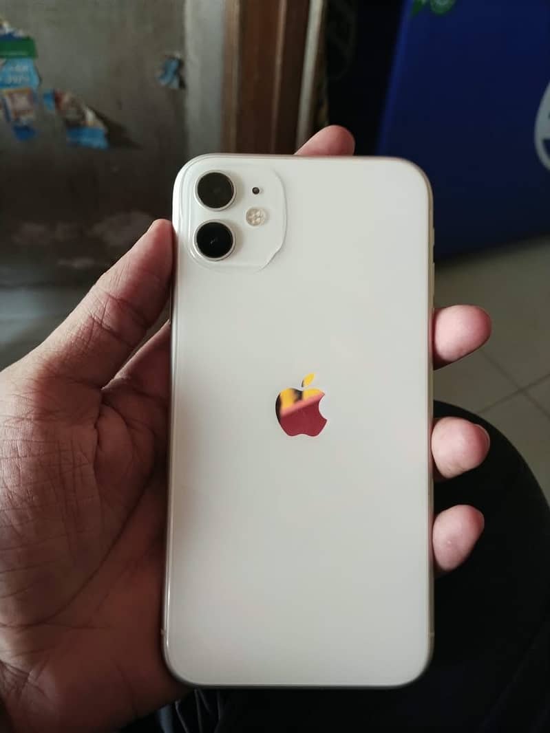 Apple iPhone 11 3