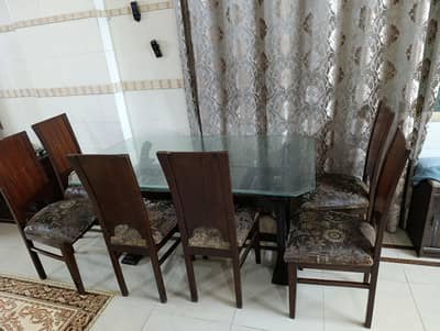 Dining table with 6 chairs for sell