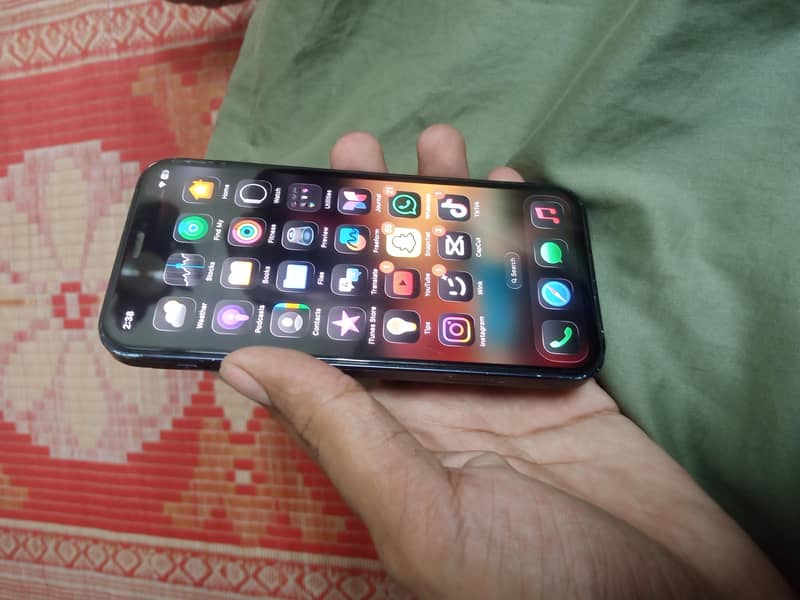 Apple iPhone 12 mini 3