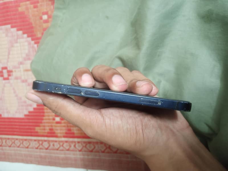 Apple iPhone 12 mini 7