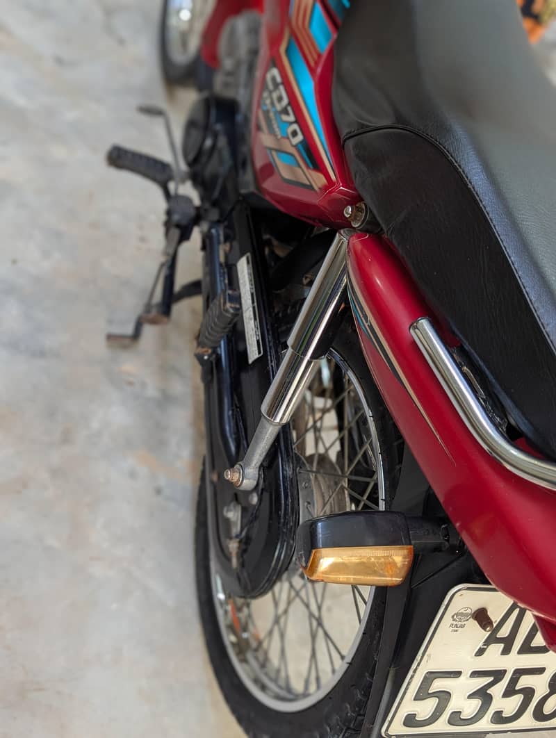 CD70 motorcycle 6