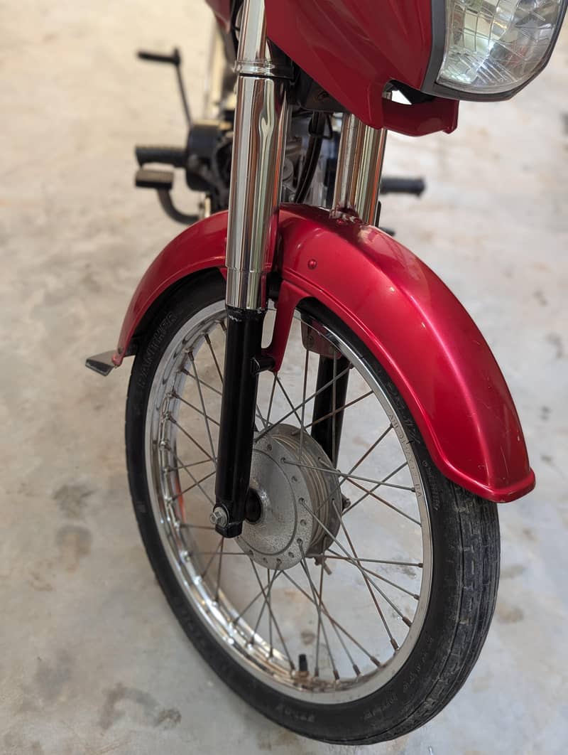 CD70 motorcycle 7