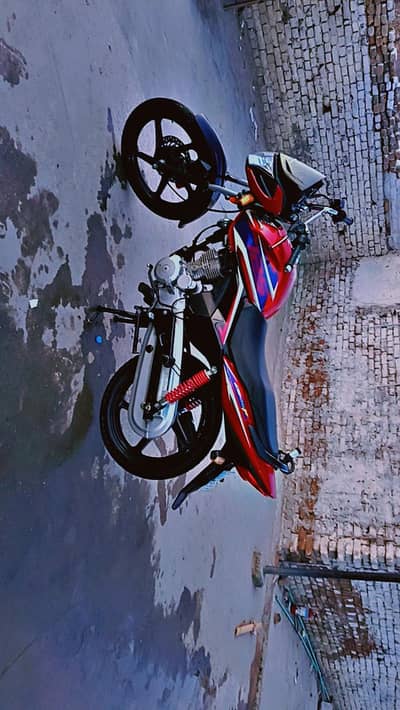 Honda CB 125F