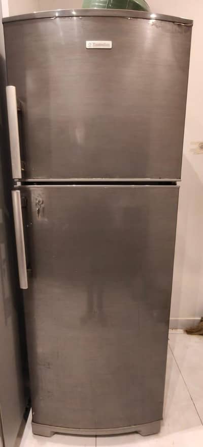 Refrigerator full size Electrolux same condition original pics